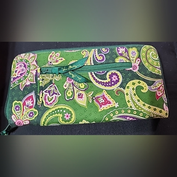 Vera Bradley Large Zip Travel Organizer Wallet - Picture 4 of 7